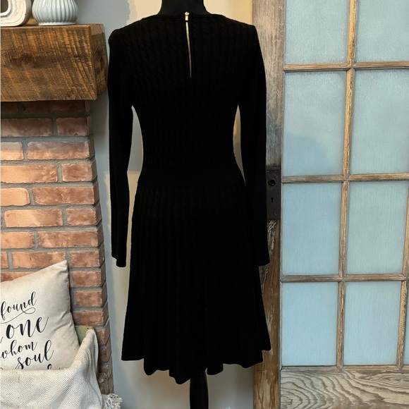 Calvin Klein knitted dress, very good quality, good condition, size M. - Picture 2 of 3
